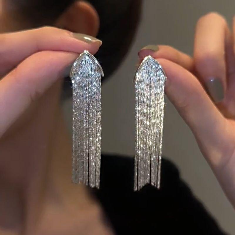 Niche Style Female Temperamental Tassels Fancy Hot-Sale Earrings Silver
Niche Style Female Temperamental Tassels Fancy Hot-Sale Earrings Silver