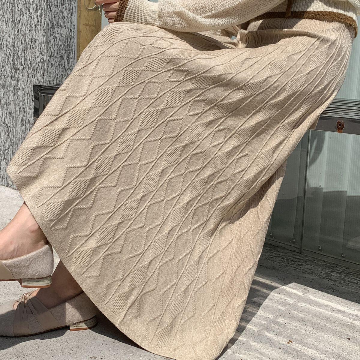 Осенне-зимняя юбка А-силуэта, длинная юбка, мягкий ветер, вязаная, с высокой талией, юбка с большим подолом, шерстяная плиссированная юбка-зонт One size верблюд
Осенне-зимняя юбка А-силуэта, длинная юбка, мягкий ветер, вязаная, с высокой талией, юбка с большим подолом, шерстяная плиссированная юбка-зонт One size верблюд