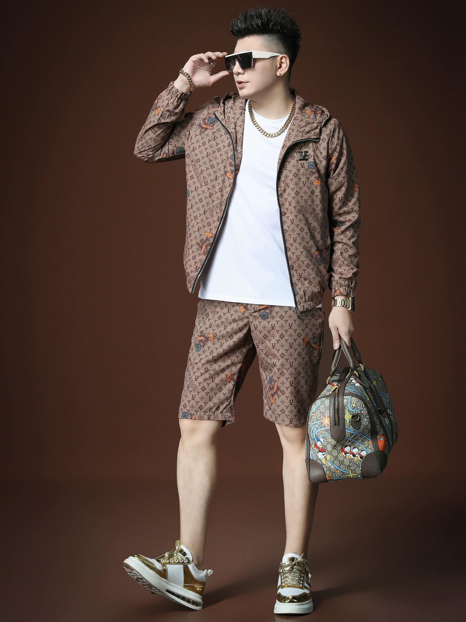 2025 Summer New Arrival European Goods Trendy Hooded Sun Protection Clothing Suit Men s Thin Shorts Sun Protection Clothing Men s Two-Piece Suit 5XL коричневый
2025 Summer New Arrival European Goods Trendy Hooded Sun Protection Clothing Suit Men s Thin Shorts Sun Protection Clothing Men s Two-Piece Suit 5XL коричневый