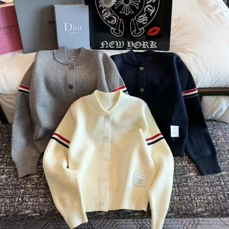 Autumn and winter Ankara red college style new thickened double rod knitted cardigan jacket casual versatile top S
Autumn and winter Ankara red college style new thickened double rod knitted cardigan jacket casual versatile top S