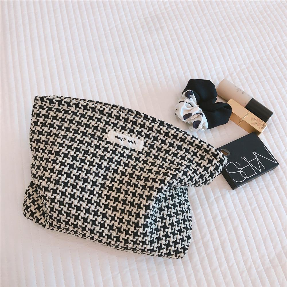 456 Flower Grid Pattern Vintage Canvas Cosmetic Bag Toiletry Container Storage Bag Pouch Black/Flower
456 Flower Grid Pattern Vintage Canvas Cosmetic Bag Toiletry Container Storage Bag Pouch Black/Flower