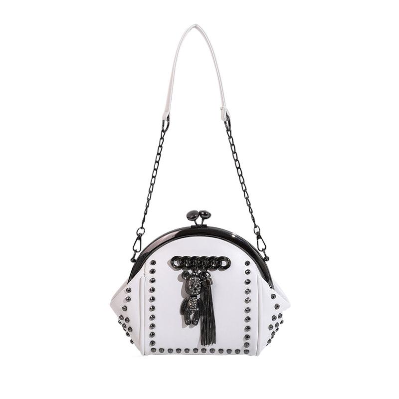 Stud Dinner Bag New Fashion Shoulder Clip Bag Premium Crossbody Bag
Stud Dinner Bag New Fashion Shoulder Clip Bag Premium Crossbody Bag