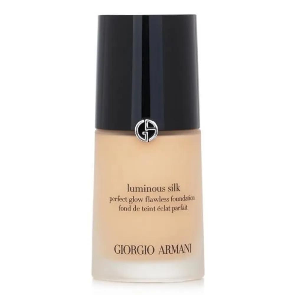 Armani Luminous Silk Foundation - 3.8 Fair Cool 30ml
Armani Luminous Silk Foundation - 3.8 Fair Cool 30ml
