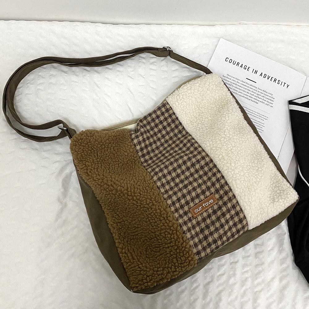 Female Plush & Canvas Shoulder Bag Patchwork Design Crossbody Messenger Bags Women Cloth Fabric Purse Girls Cute Books Handbag
Female Plush & Canvas Shoulder Bag Patchwork Design Crossbody Messenger Bags Women Cloth Fabric Purse Girls Cute Books Handbag