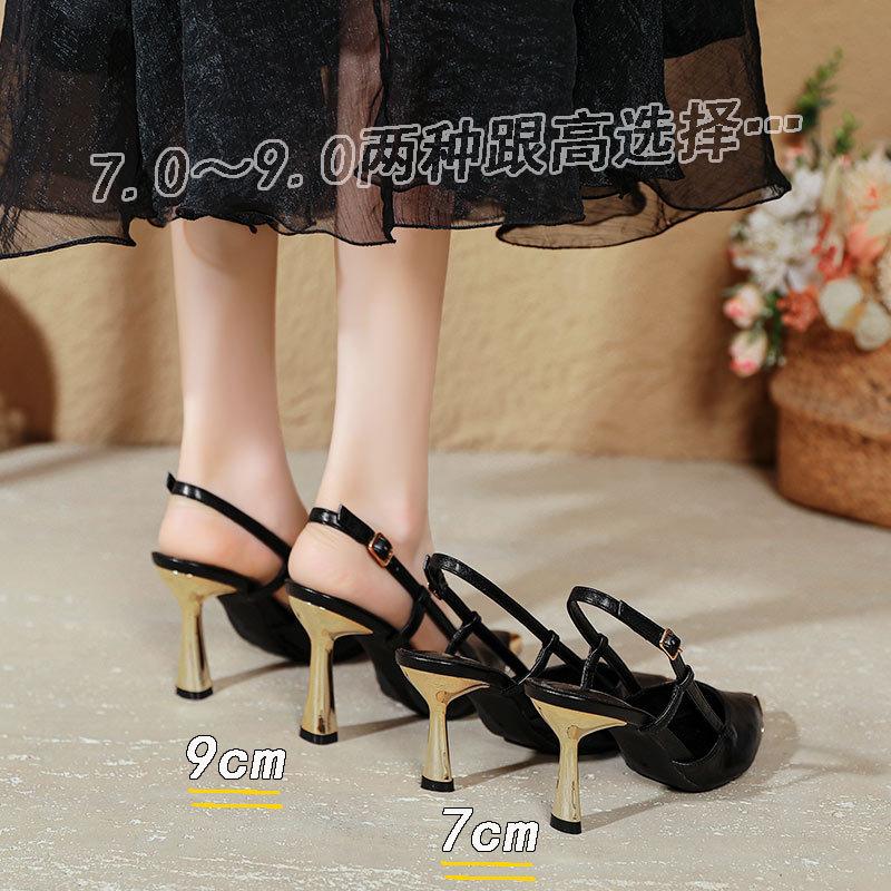 Metal iron head high heels women s thin heels pointed large size women s shoes nude sexy back empty bag head sandals 35 чёрный
Metal iron head high heels women s thin heels pointed large size women s shoes nude sexy back empty bag head sandals 35 чёрный