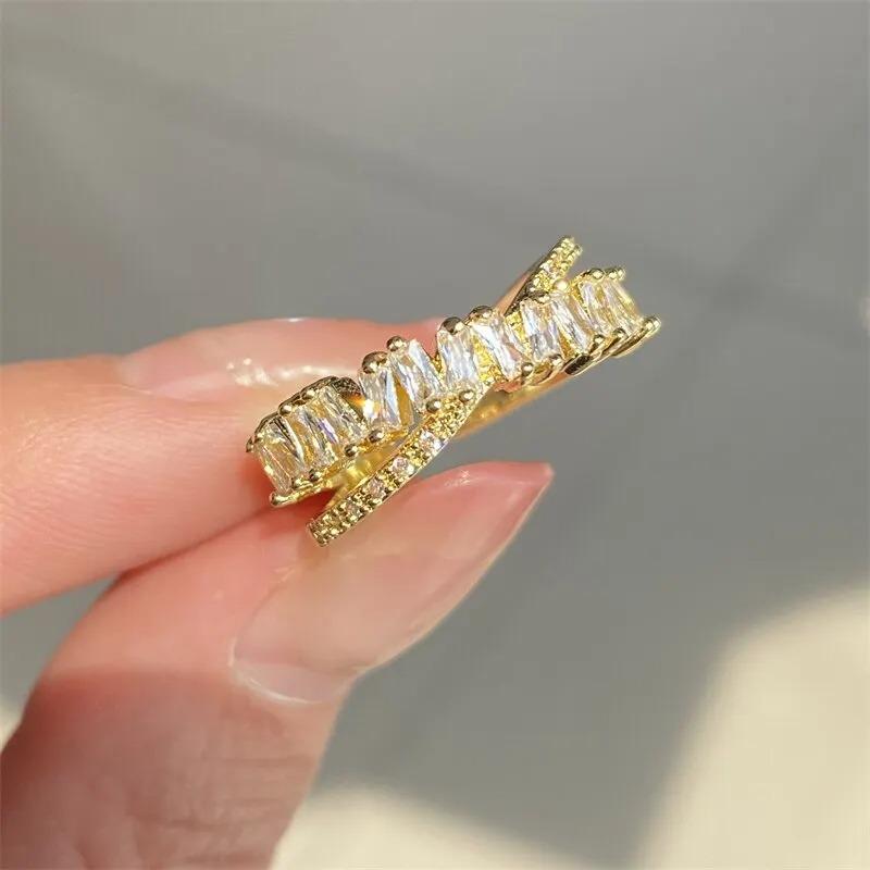 New Luxury Zircon Shiny Chic Resizable Double Student Opening Rings for Woman Gothic Finger Jewelry Wedding Party Accessories Opening adjustable золотистий
New Luxury Zircon Shiny Chic Resizable Double Student Opening Rings for Woman Gothic Finger Jewelry Wedding Party Accessories Opening adjustable золотистий