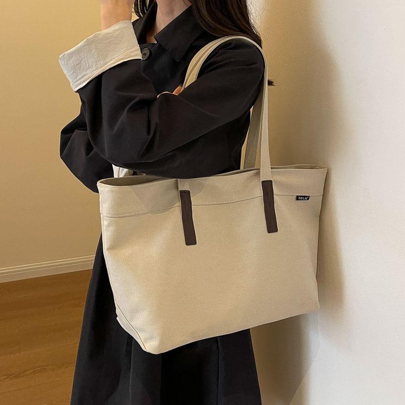 Korean Style Fashionable Women s Shoulder Bag, Trendy and Versatile, Beautiful Women s Crossbody Bag, Large Capacity Handbag, Large Capacity Armpit
Korean Style Fashionable Women s Shoulder Bag, Trendy and Versatile, Beautiful Women s Crossbody Bag, Large Capacity Handbag, Large Capacity Armpit