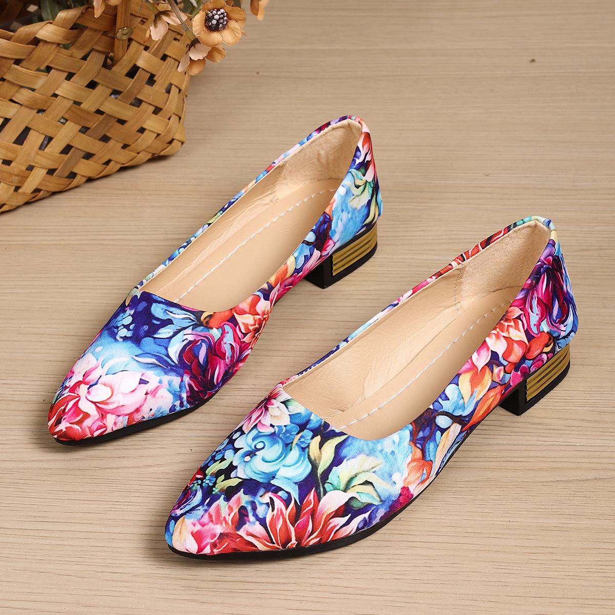 Large size thick heel fashion single shoes women s spring new pointed head shallow mouth large size women s shoes - random pattern 35
Large size thick heel fashion single shoes women s spring new pointed head shallow mouth large size women s shoes - random pattern 35