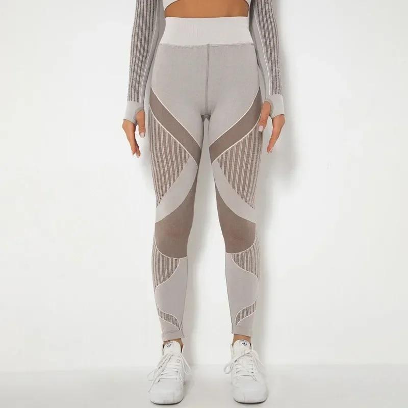 Безшовні трикотажні штани для йоги Жіночі легінси Спорт Фітнес Біг Легінси з високою талією Жіночі сексуальні порожнисті дихаючі легінси 30312 L коричневий
Безшовні трикотажні штани для йоги Жіночі легінси Спорт Фітнес Біг Легінси з високою талією Жіночі сексуальні порожнисті дихаючі легінси 30312 L коричневий