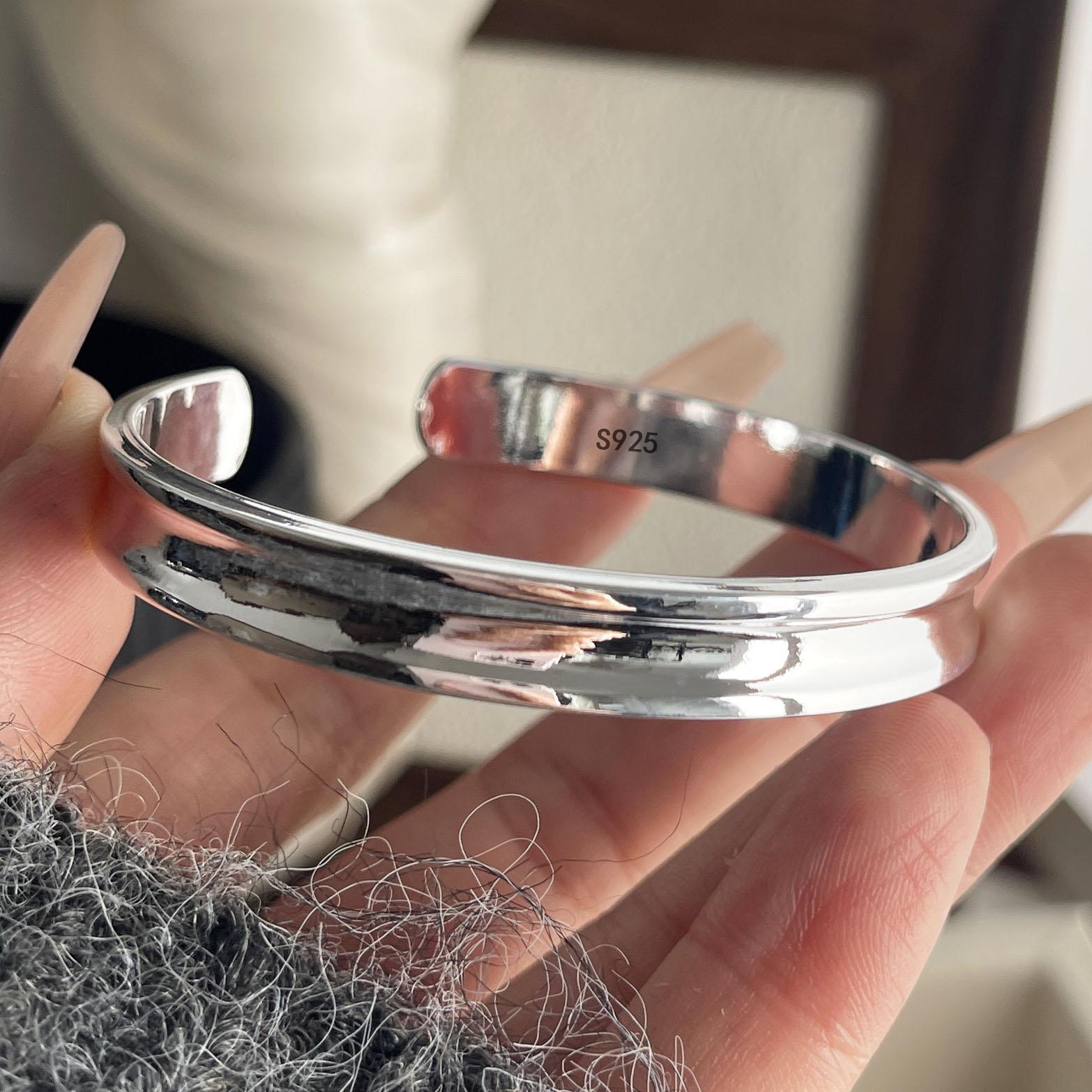 100% Solid 925 Sterling Silver Retro Bracelet for Women Men Handmade Twist Beads Flat Simple Bracelet Birthday Gift
100% Solid 925 Sterling Silver Retro Bracelet for Women Men Handmade Twist Beads Flat Simple Bracelet Birthday Gift