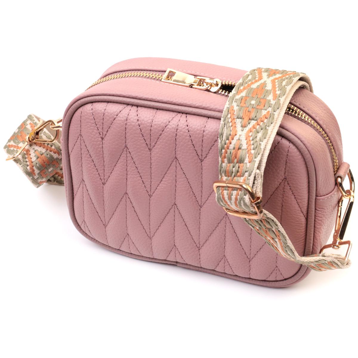 Красивая стеганая женская сумка из натуральной кожи Vintage 22614 Розовая
Красивая стеганая женская сумка из натуральной кожи Vintage 22614 Розовая