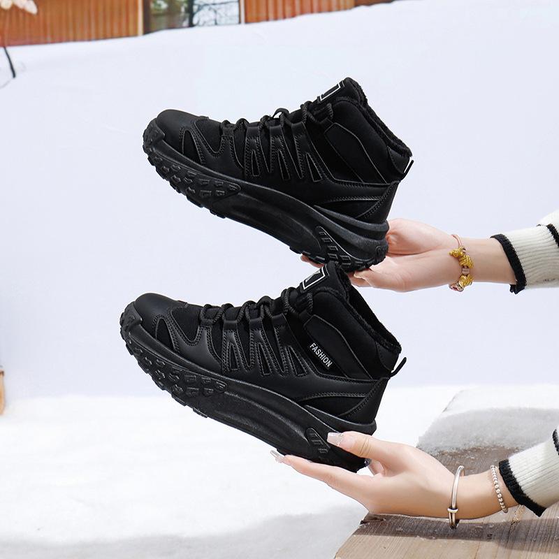 Женские зимние теплые ботинки на толстой платформе, ботильоны с подкладкой из искусственного меха, нескользящие короткие ботинки на шнуровке, высокие кроссовки, женская прогулочная обувь 40 чёрный
Женские зимние теплые ботинки на толстой платформе, ботильоны с подкладкой из искусственного меха, нескользящие короткие ботинки на шнуровке, высокие кроссовки, женская прогулочная обувь 40 чёрный