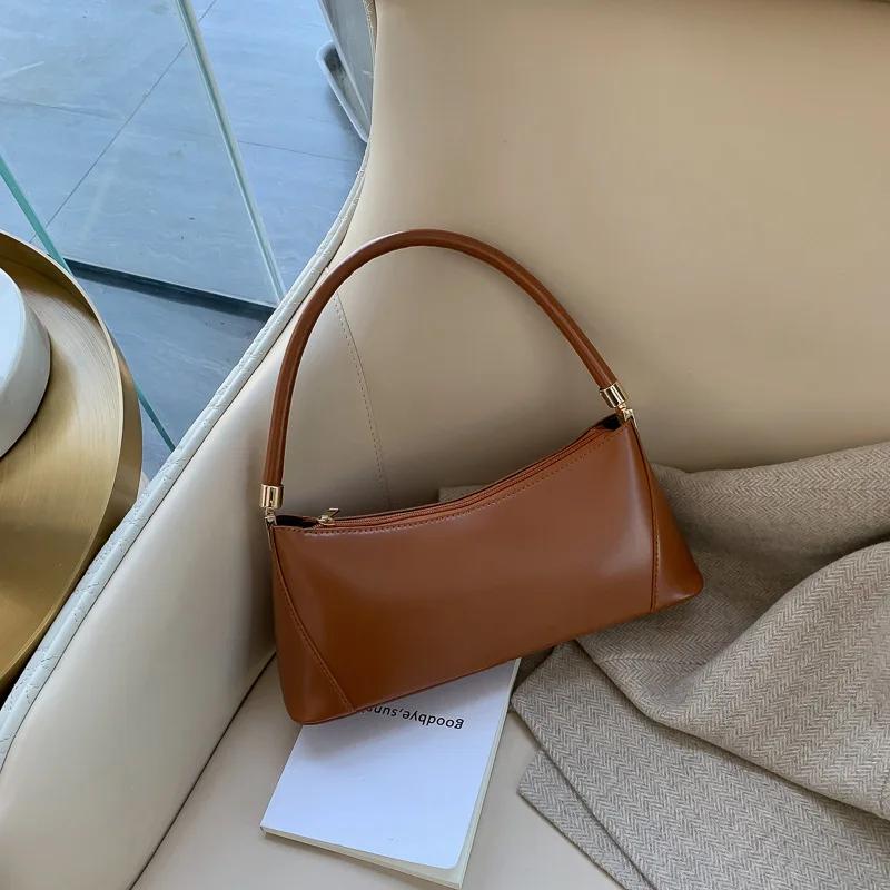 Ретро однотонная сумка из искусственной кожи для женщин, маленькая квадратная сумка
Ретро однотонная сумка из искусственной кожи для женщин, маленькая квадратная сумка