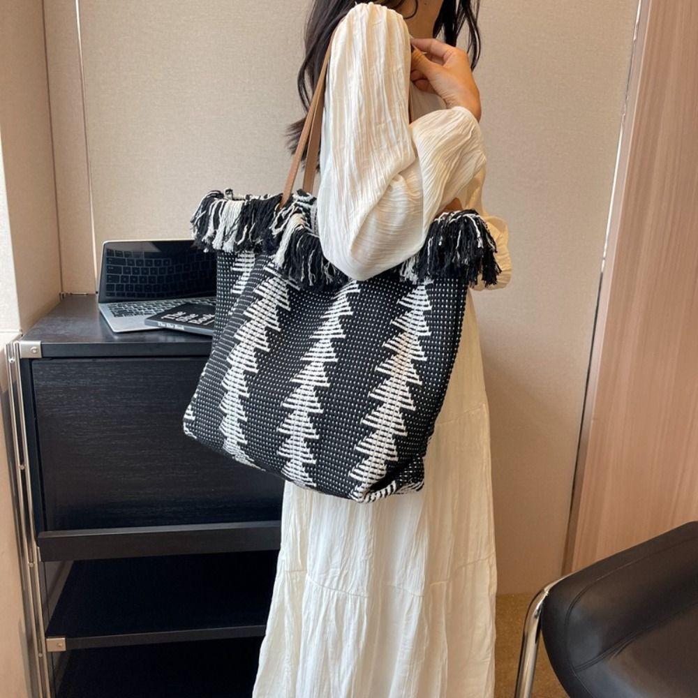 Handbags Straw Bag Embroidery Weave Tote Bag Portable Tassel Shoulder Bag Shopping Bag чорний
Handbags Straw Bag Embroidery Weave Tote Bag Portable Tassel Shoulder Bag Shopping Bag чорний