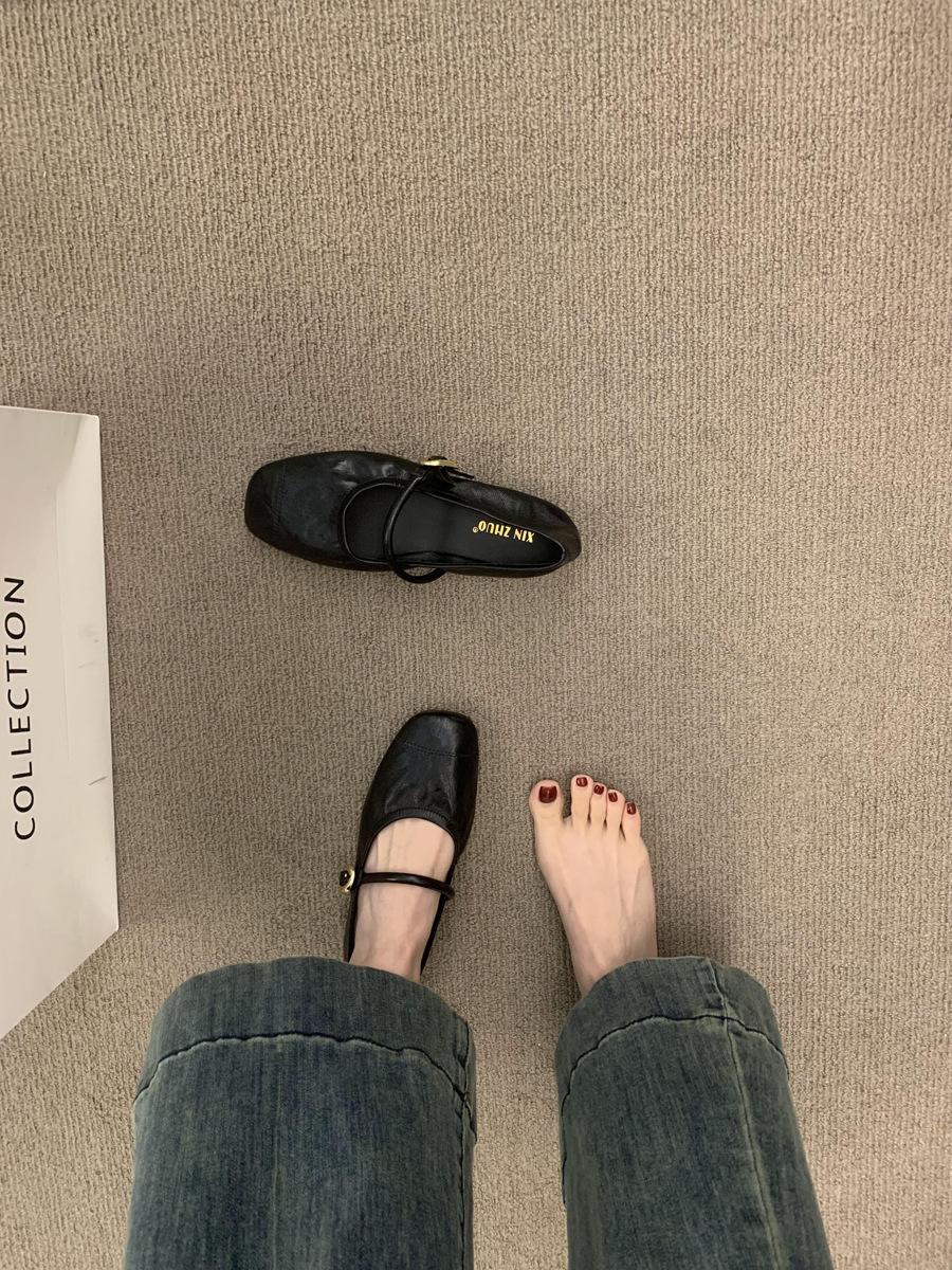 XINZHOU retro square head one-word buckle with Mary Jane shoes versatile commuter soft leather grandma shoes flat ballet 39
XINZHOU retro square head one-word buckle with Mary Jane shoes versatile commuter soft leather grandma shoes flat ballet 39