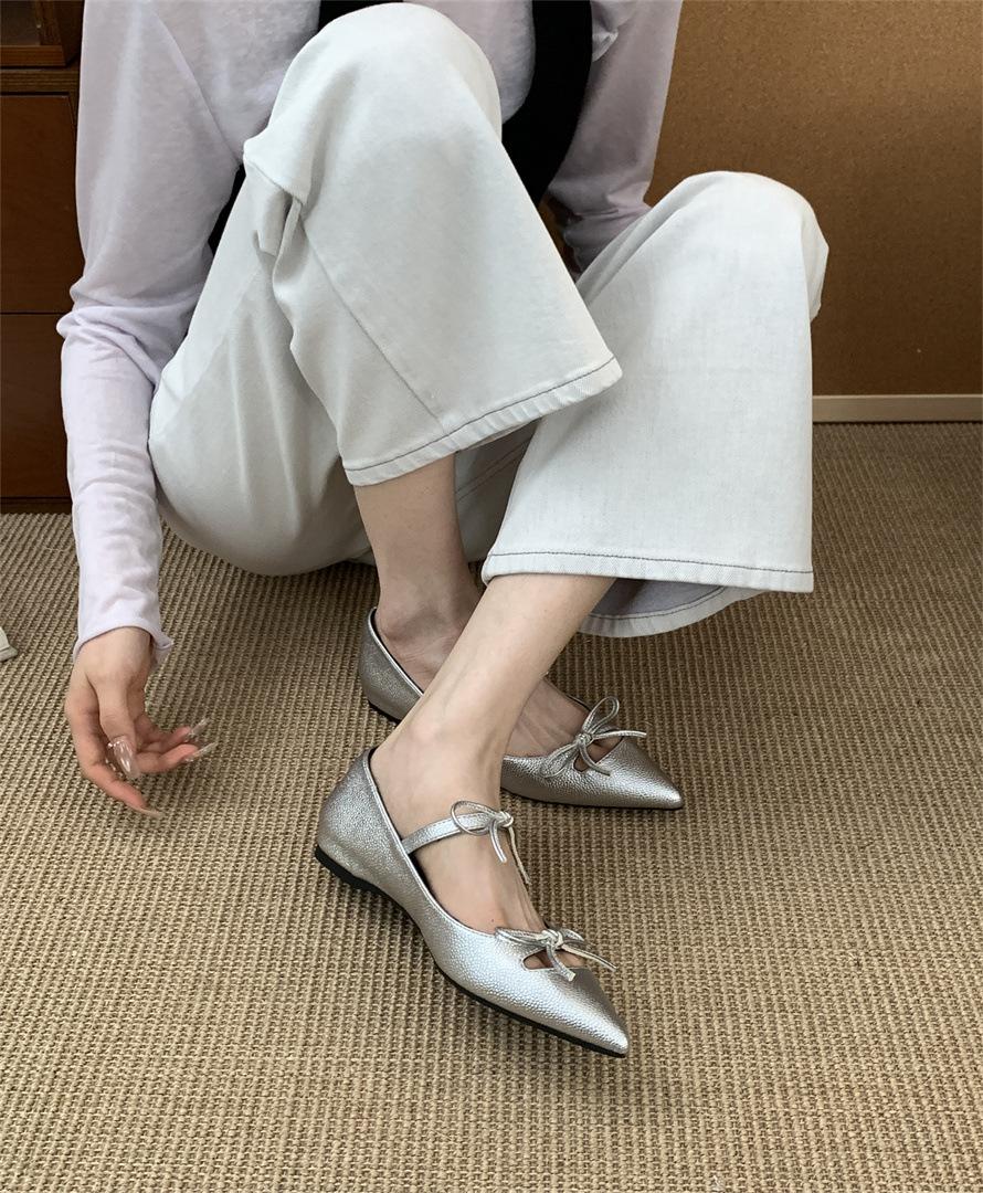 2025 spring new French retro pointed head shallow mouth flat bottom fashion temperament versatile spring and summer single shoes 39 серебряный
2025 spring new French retro pointed head shallow mouth flat bottom fashion temperament versatile spring and summer single shoes 39 серебряный
