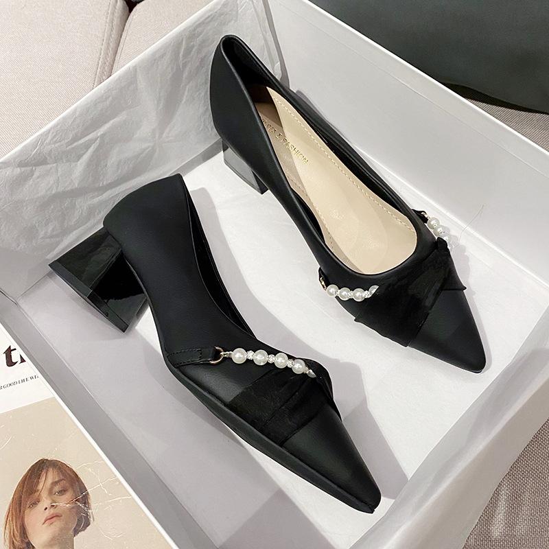 Туфли на толстом каблуке женские из микрофибры мягкой кожи в горошек Мэри Джейн на высоком каблуке женские туфли Su Yinyin Y177-5 35 чёрный
Туфли на толстом каблуке женские из микрофибры мягкой кожи в горошек Мэри Джейн на высоком каблуке женские туфли Su Yinyin Y177-5 35 чёрный