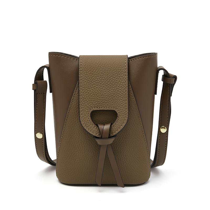 FOXER Mini Phone Bag Travel lightly For Girl Fashion Crossbody Bag High Quality Small Women Split Leather Shoulder CellPhone Bag
FOXER Mini Phone Bag Travel lightly For Girl Fashion Crossbody Bag High Quality Small Women Split Leather Shoulder CellPhone Bag