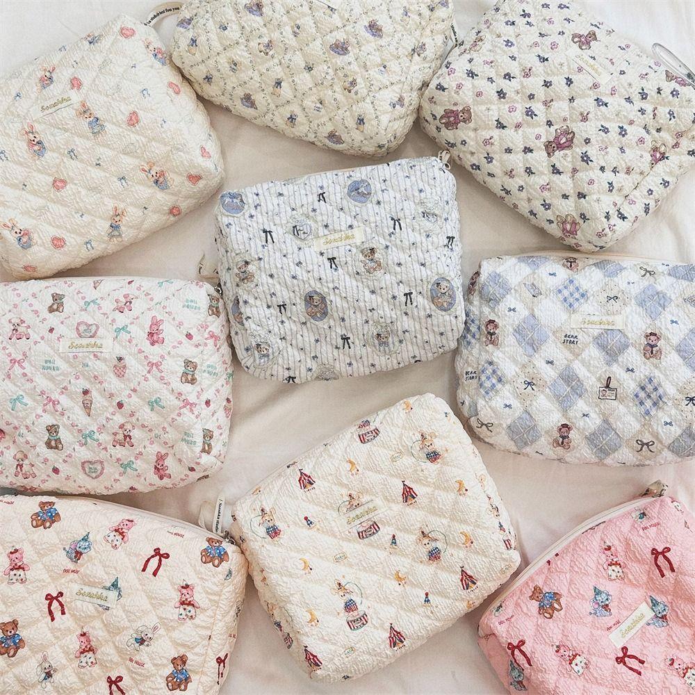 Дорожный органайзер, косметичка, большая вместительная косметичка, модная косметичка
Дорожный органайзер, косметичка, большая вместительная косметичка, модная косметичка