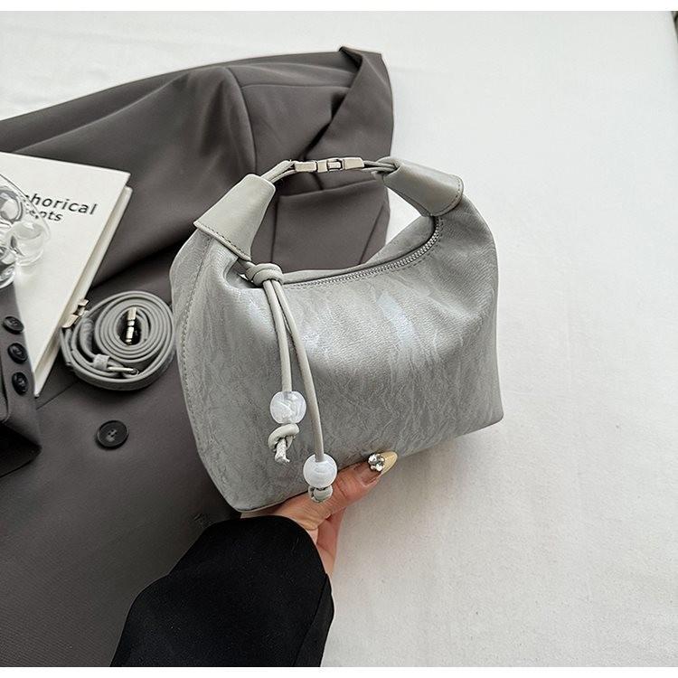 Fashionable Unisex Casual Shoulder Bag For Women Contemporary Dumpling Shape Chic Design Available In Stylish Black Pink Beige Or Silver Silver
Fashionable Unisex Casual Shoulder Bag For Women Contemporary Dumpling Shape Chic Design Available In Stylish Black Pink Beige Or Silver Silver