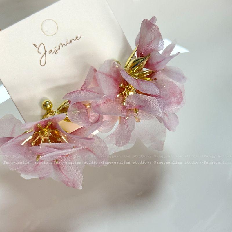 Purple Sister Flower Earrings Suitable for Summer Female Classy Temperature-Sensitive Soft Wind Earrings Niche Style Design Earrings Xianqi Powder
Purple Sister Flower Earrings Suitable for Summer Female Classy Temperature-Sensitive Soft Wind Earrings Niche Style Design Earrings Xianqi Powder