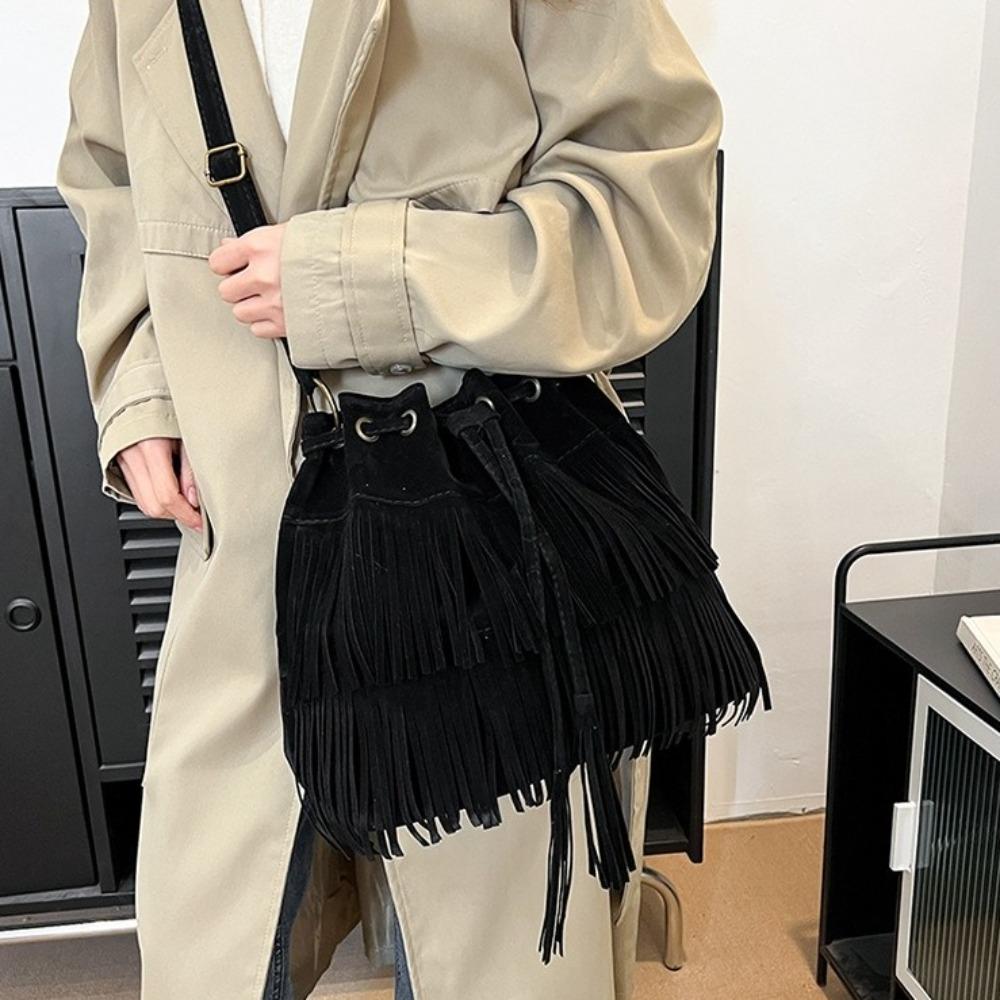 Solid Color Suede Handbag PU Leather Drawstring Bucket Bag Tassel Shoulder Bag Office Worker чорний
Solid Color Suede Handbag PU Leather Drawstring Bucket Bag Tassel Shoulder Bag Office Worker чорний