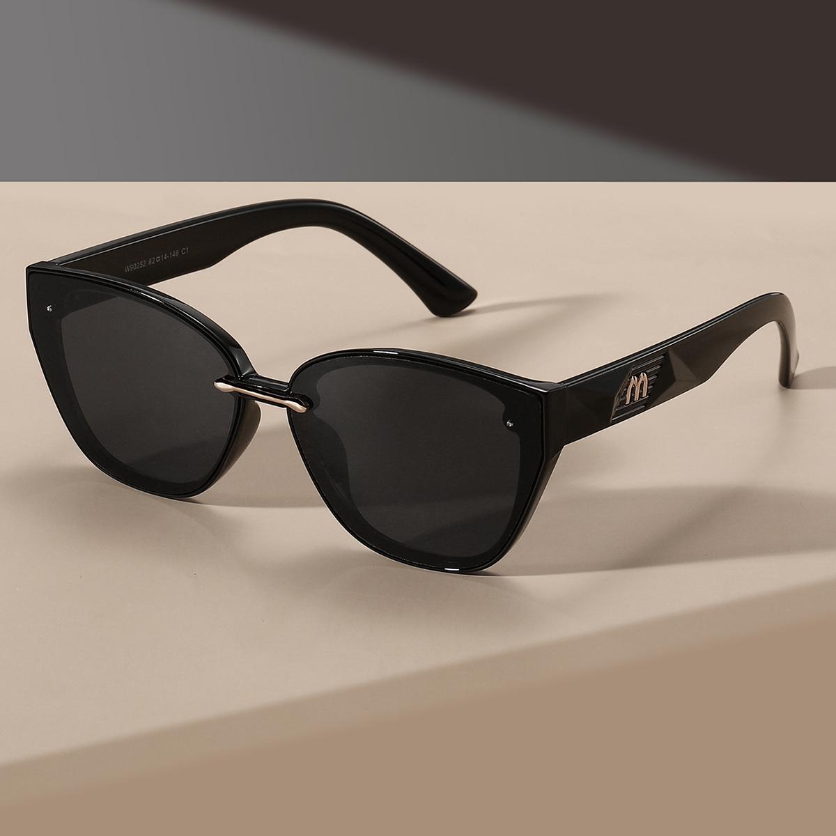 Unisex Large Square Frame Fashion Glasses with Decorative Temple Arms for Daily Wear And Street Style Photography чёрный
Unisex Large Square Frame Fashion Glasses with Decorative Temple Arms for Daily Wear And Street Style Photography чёрный