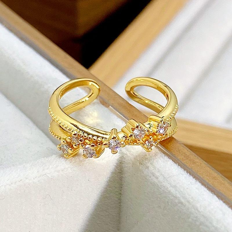 Medieval Vintage Gold Flowers Stacked Open Ring Geometric Zircon Super Fairy Niche High Sense Ring Woman Adjustable opening
Medieval Vintage Gold Flowers Stacked Open Ring Geometric Zircon Super Fairy Niche High Sense Ring Woman Adjustable opening