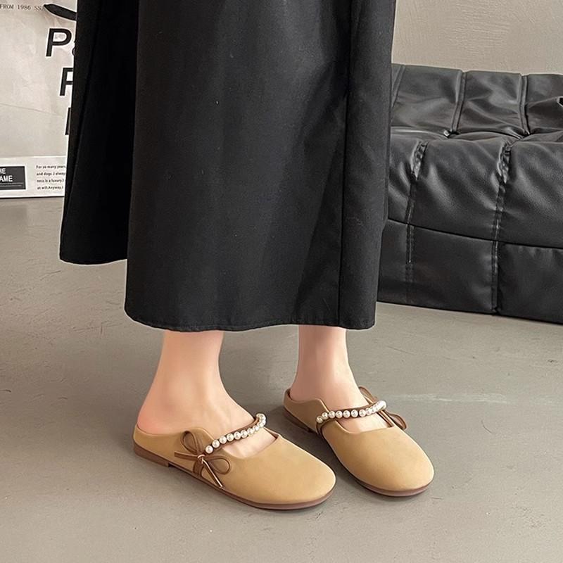 Slippers girl spring 2025 new soft-soled grandma shoes pearl bow fairy wind wear bag head half slippers 35 бежевый
Slippers girl spring 2025 new soft-soled grandma shoes pearl bow fairy wind wear bag head half slippers 35 бежевый