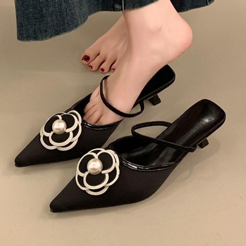 Мода 2025 Новые однотонные туфли-полусабо с цветочным декором, летние, новые, темпераментные, с острым носком, модные, удобные, повседневные туфли 34 чёрный
Мода 2025 Новые однотонные туфли-полусабо с цветочным декором, летние, новые, темпераментные, с острым носком, модные, удобные, повседневные туфли 34 чёрный