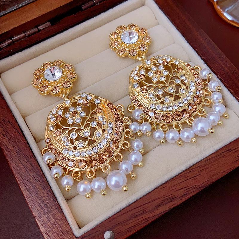 Винтажные ромбовидные серьги-подвески с цветочным узором - Ретро, легкая роскошь, нишевый придворный стиль высокого класса
Винтажные ромбовидные серьги-подвески с цветочным узором - Ретро, легкая роскошь, нишевый придворный стиль высокого класса