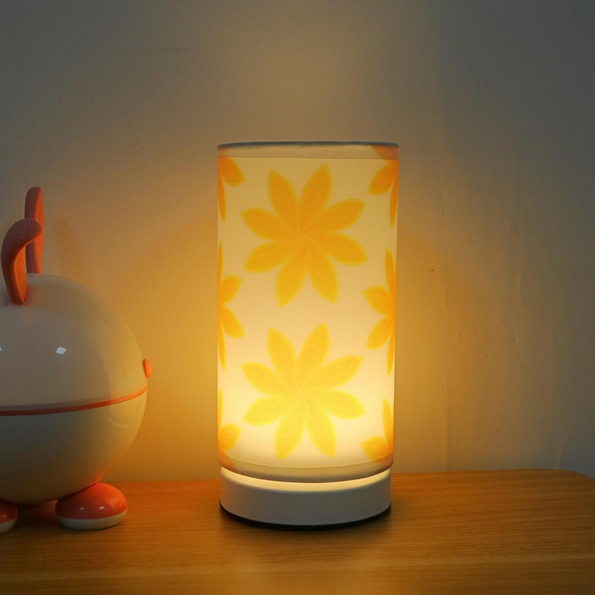 Современная минималистичная тканевая настольная лампа теплого света, USB-переключатель, прикроватный окружающий свет для спальни, украшение для гостиной и кабинета Warm White&WHITE жёлтый
Современная минималистичная тканевая настольная лампа теплого света, USB-переключатель, прикроватный окружающий свет для спальни, украшение для гостиной и кабинета Warm White&WHITE жёлтый