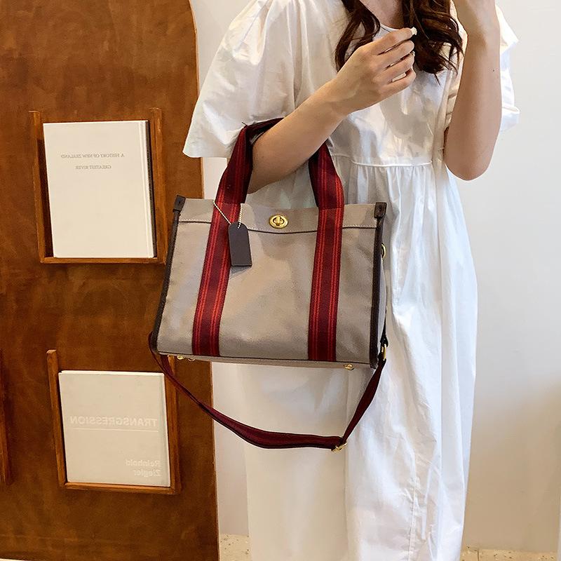 Tote bag women s 2025 new large-capacity backpack autumn and winter versatile shoulder messenger bag premium backpack
Tote bag women s 2025 new large-capacity backpack autumn and winter versatile shoulder messenger bag premium backpack