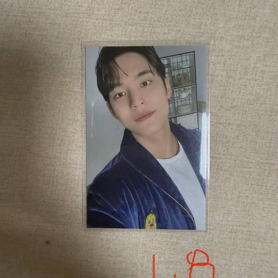 Seventeen Mingyu Artife Gown Photocard Sell
Seventeen Mingyu Artife Gown Photocard Sell