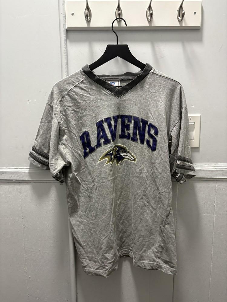 Baltimore Ravens Shirt Mens Large Gray NFL Football V Neck Striped Sleeves Unisex T-Shirt XL
Baltimore Ravens Shirt Mens Large Gray NFL Football V Neck Striped Sleeves Unisex T-Shirt XL