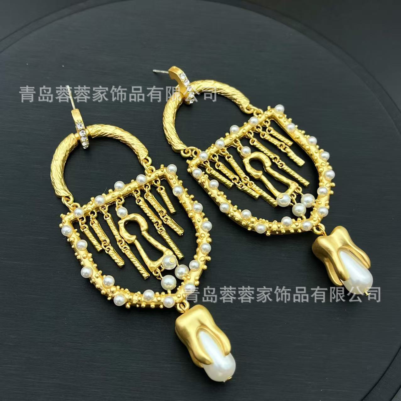 25 New High-end Xia Pa Ear Nail 925 Pure Silver Needle Niche Vintage Designer Jewelry Temperament Earring
25 New High-end Xia Pa Ear Nail 925 Pure Silver Needle Niche Vintage Designer Jewelry Temperament Earring