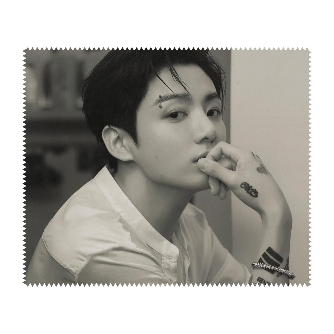 JUNGKOOK Glasses Cleaner Cleaning Cloth JUNGKOOK (Jungkook 10)
JUNGKOOK Glasses Cleaner Cleaning Cloth JUNGKOOK (Jungkook 10)