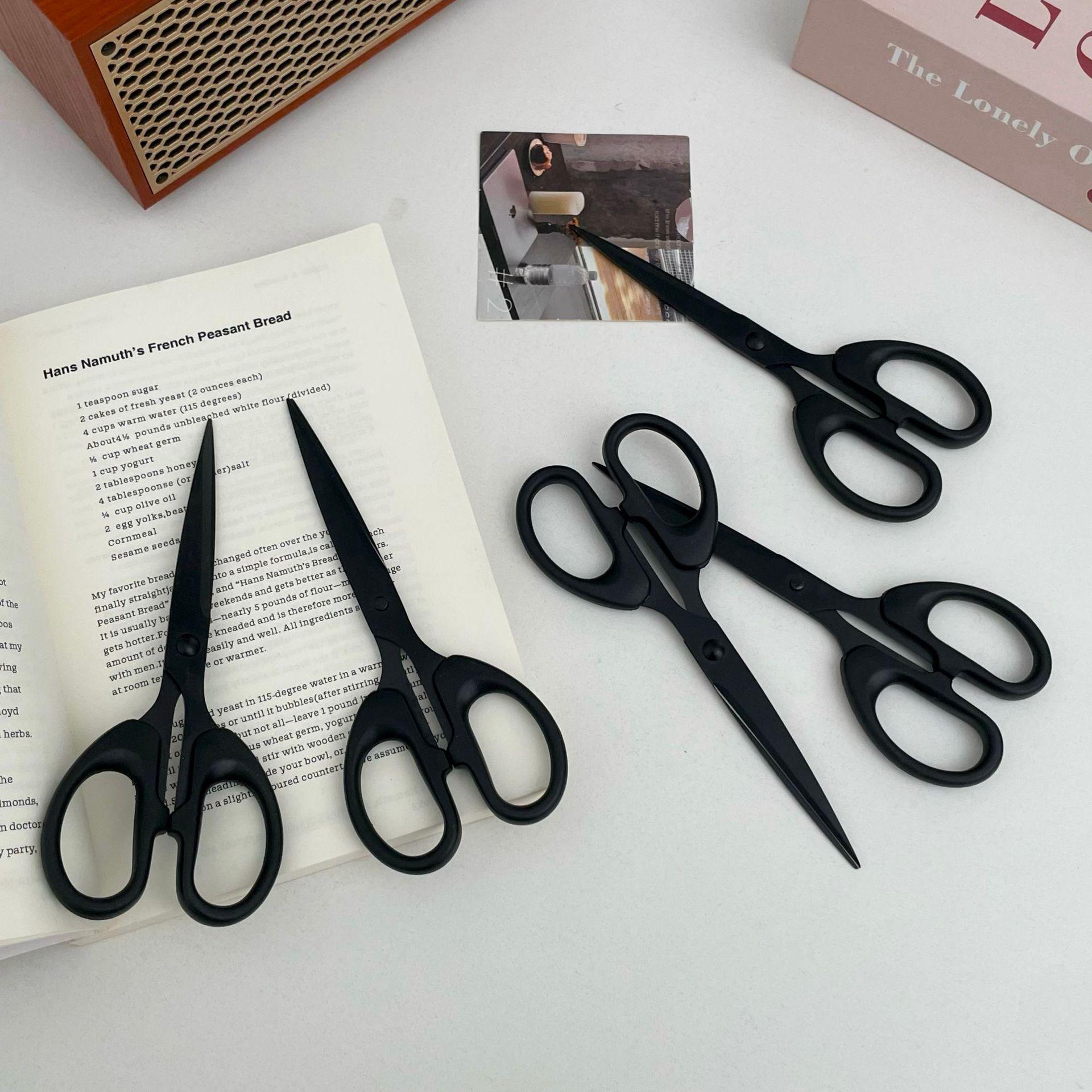 Handmade Stainless Steel Art Scissors - Round Head, Office Stationery, Small Thread Cutting Tool
Handmade Stainless Steel Art Scissors - Round Head, Office Stationery, Small Thread Cutting Tool