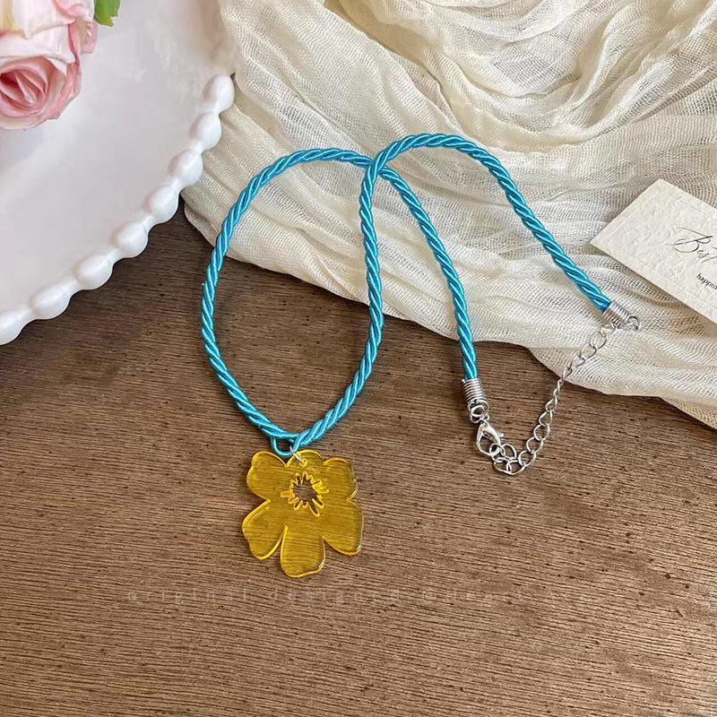 Summer Blogger Little Safflower Necklace Women S Summer Versatile Braided Rope Accessories Color Dopamine Clavicle Chain
Summer Blogger Little Safflower Necklace Women S Summer Versatile Braided Rope Accessories Color Dopamine Clavicle Chain