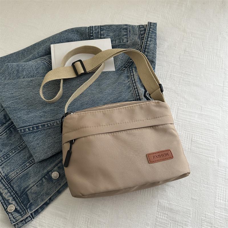 Men s and women s bags Fashion versatile shoulder bags Multi-compartment messenger bags Nylon anti-splashing leisure bags Storage bags хакі
Men s and women s bags Fashion versatile shoulder bags Multi-compartment messenger bags Nylon anti-splashing leisure bags Storage bags хакі