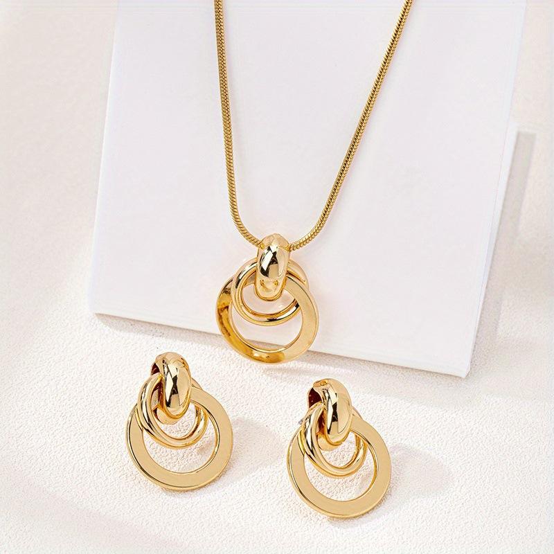 Simple Luxe Gold Geometric Circle Necklace Earring Set Versatile High End Fashion Jewelry
Simple Luxe Gold Geometric Circle Necklace Earring Set Versatile High End Fashion Jewelry
