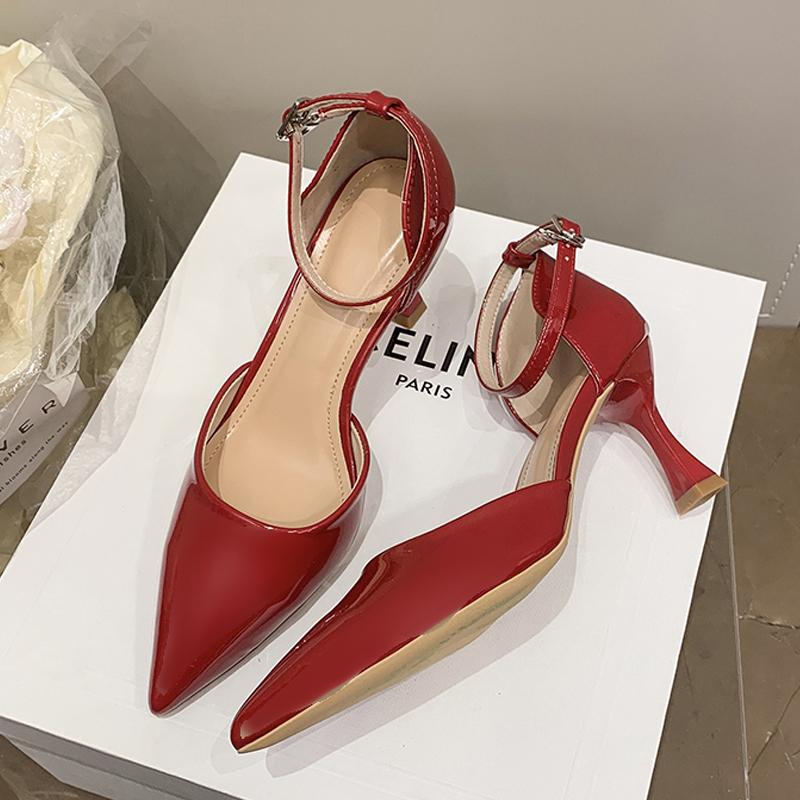 Eilyken 2026 New Fashion Patent Leather Buckle Strap Pumps Women Pointed Toe Thin Heels Elegant Dance Banquet Party Shoes 35 красный
Eilyken 2026 New Fashion Patent Leather Buckle Strap Pumps Women Pointed Toe Thin Heels Elegant Dance Banquet Party Shoes 35 красный