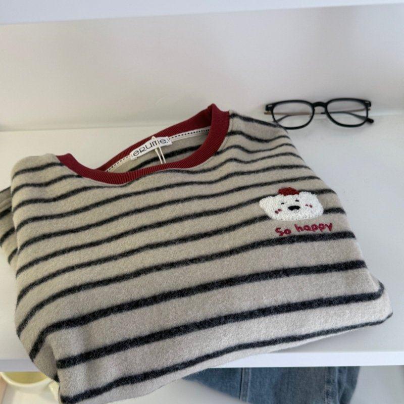 Korean Striped Plush Embroidered Red Hat Puppy Long Sleeve Women s T-Shirt - Autumn/Winter Lightweight Base Layer L
Korean Striped Plush Embroidered Red Hat Puppy Long Sleeve Women s T-Shirt - Autumn/Winter Lightweight Base Layer L