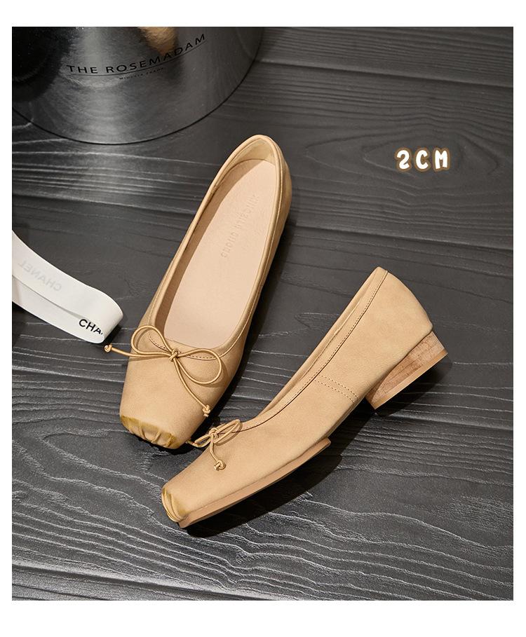 Bow ballet single shoes retro middle heel thick heel pig nose shoes square head ballet shoes women s shallow mouth Mary Jane shoes 39
Bow ballet single shoes retro middle heel thick heel pig nose shoes square head ballet shoes women s shallow mouth Mary Jane shoes 39