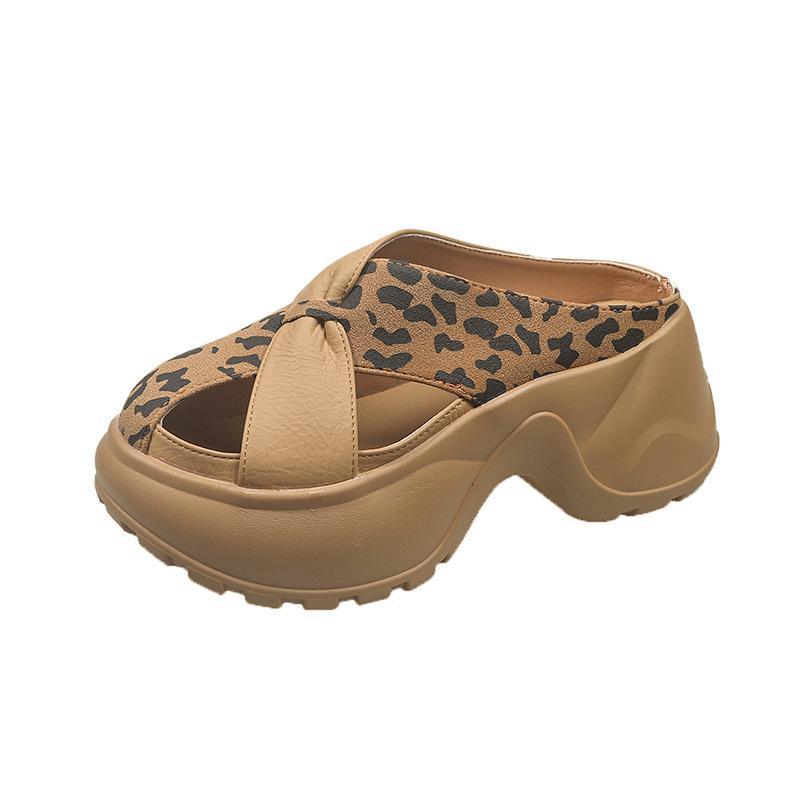 Thick bottom heightening Boken bag head half slippers women s summer wear 2025 new high-end fashion super fire cool slippers 40
Thick bottom heightening Boken bag head half slippers women s summer wear 2025 new high-end fashion super fire cool slippers 40