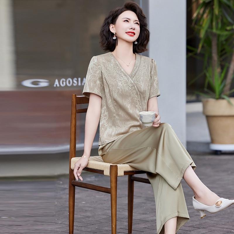 Mother s Summer T-shirt & Wide-leg Pants Set: Chinese-Style Top for Middle-Aged & Elderly Women 5XL (145-160 jin)
Mother s Summer T-shirt & Wide-leg Pants Set: Chinese-Style Top for Middle-Aged & Elderly Women 5XL (145-160 jin)