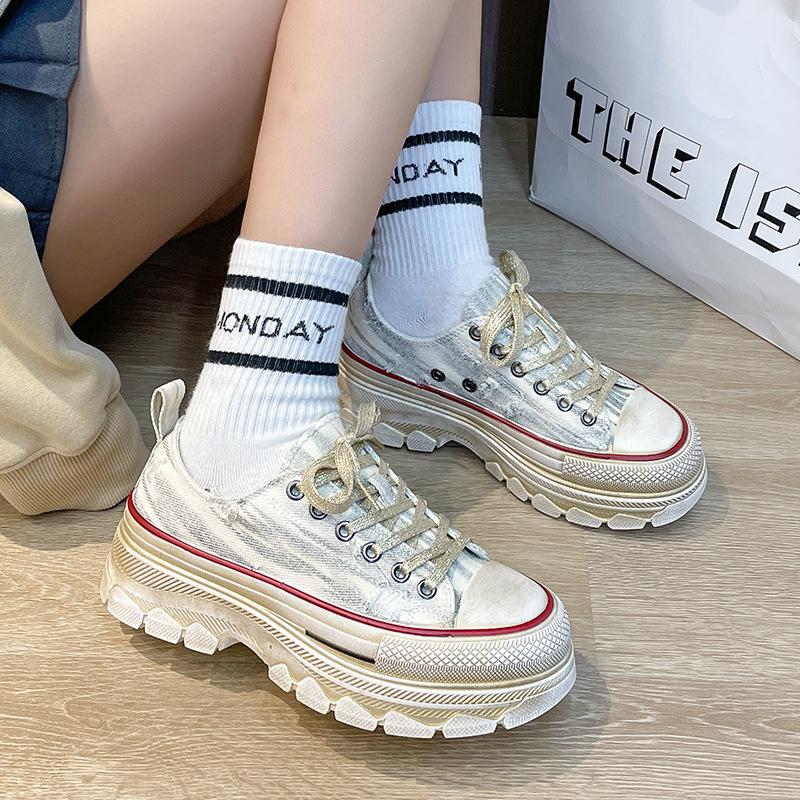 Korean version retro old canvas shoes dirty shoes 2025 spring and summer platform muffin casual shoes versatile beggar women s shoes 35 джинсовый синий
Korean version retro old canvas shoes dirty shoes 2025 spring and summer platform muffin casual shoes versatile beggar women s shoes 35 джинсовый синий