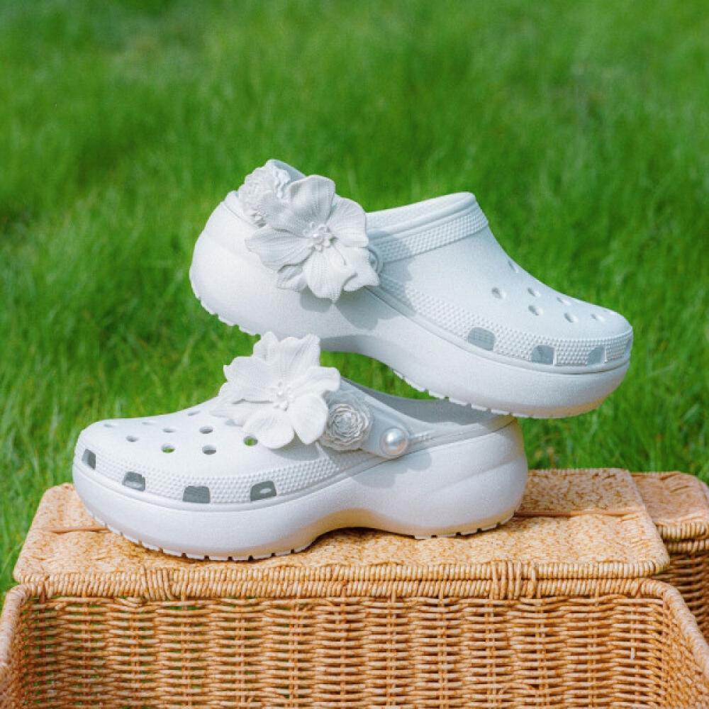 Crocs Classic Platform Bouquet Clogh 211292 1nk Flcrfs2w03 Starfield Silver/220
Crocs Classic Platform Bouquet Clogh 211292 1nk Flcrfs2w03 Starfield Silver/220