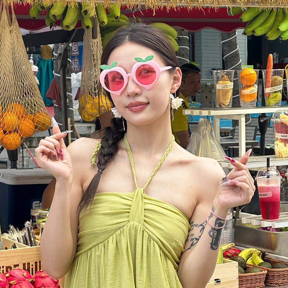 Fruit sunglasses Summer Hawaii Party Fruit shaped strawberry glasses Beach party decorations fun photo props розовый
Fruit sunglasses Summer Hawaii Party Fruit shaped strawberry glasses Beach party decorations fun photo props розовый
