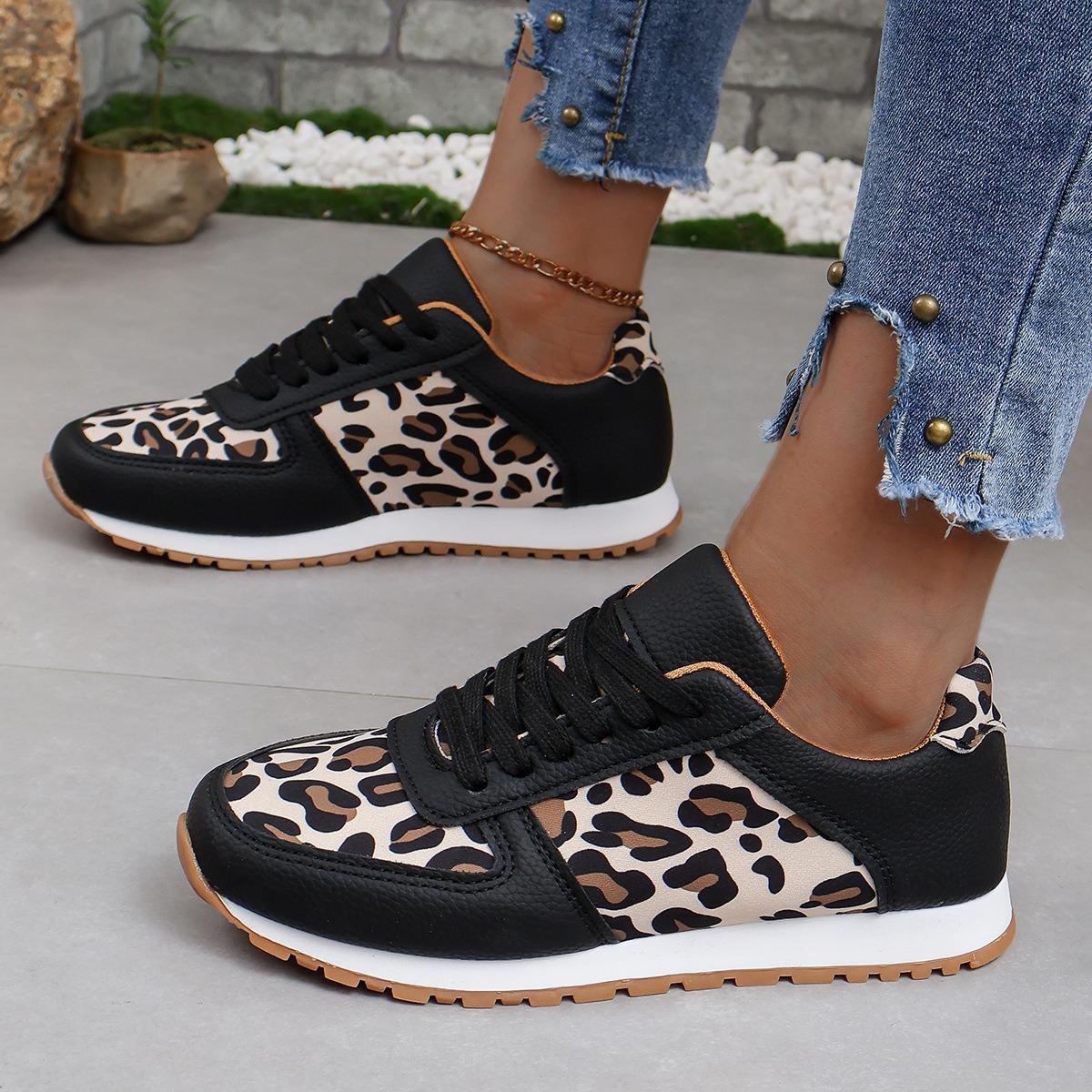 Foreign trade large size sports shoes 2025 new platform casual sports single shoes front lace-up leopard print upper running shoes 36
Foreign trade large size sports shoes 2025 new platform casual sports single shoes front lace-up leopard print upper running shoes 36